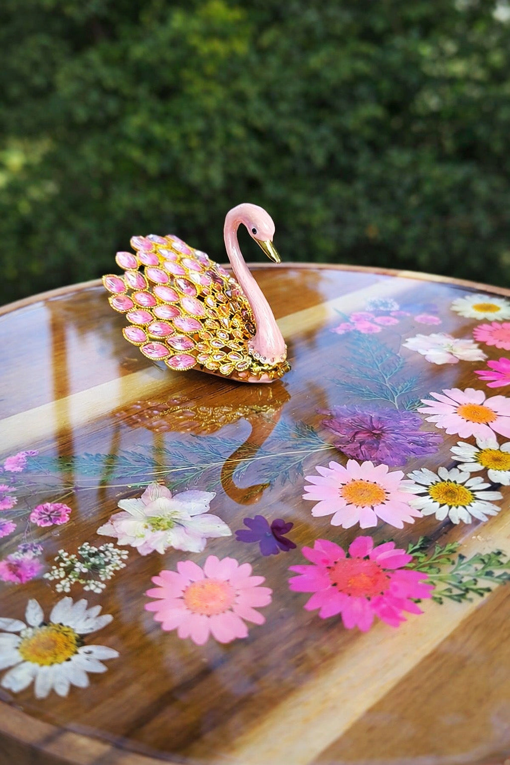 Flamingo Vanity Turntable