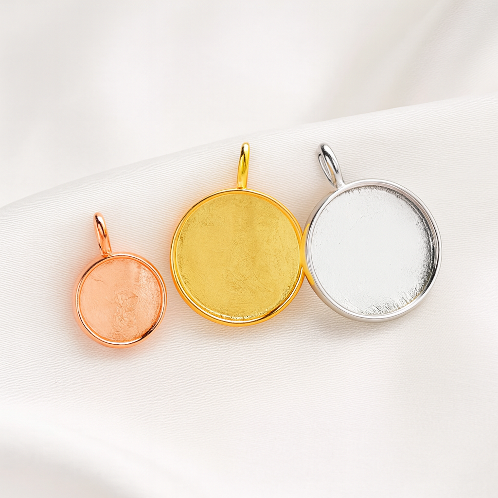 Solid 14K Gold Round Pendant Necklace