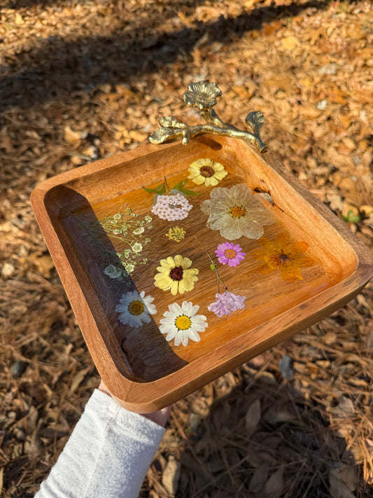 Vintage-Style Pressed Flower Tray
