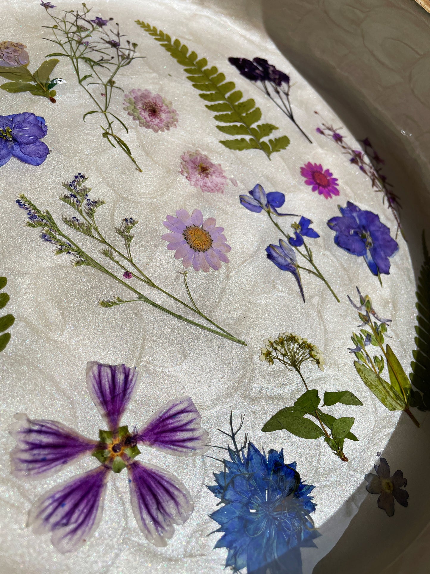 Round Floral Tray - Pressed Flower Coffee Table Tray