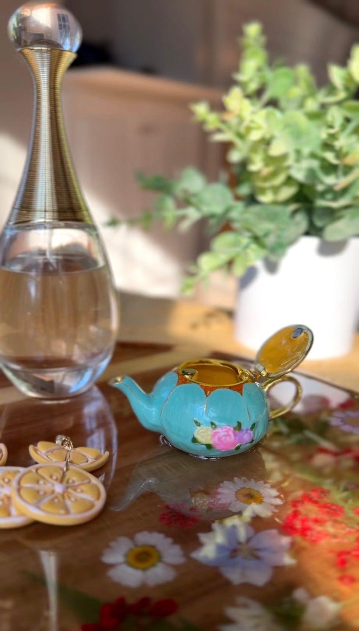 Teapot Vanity Turntable