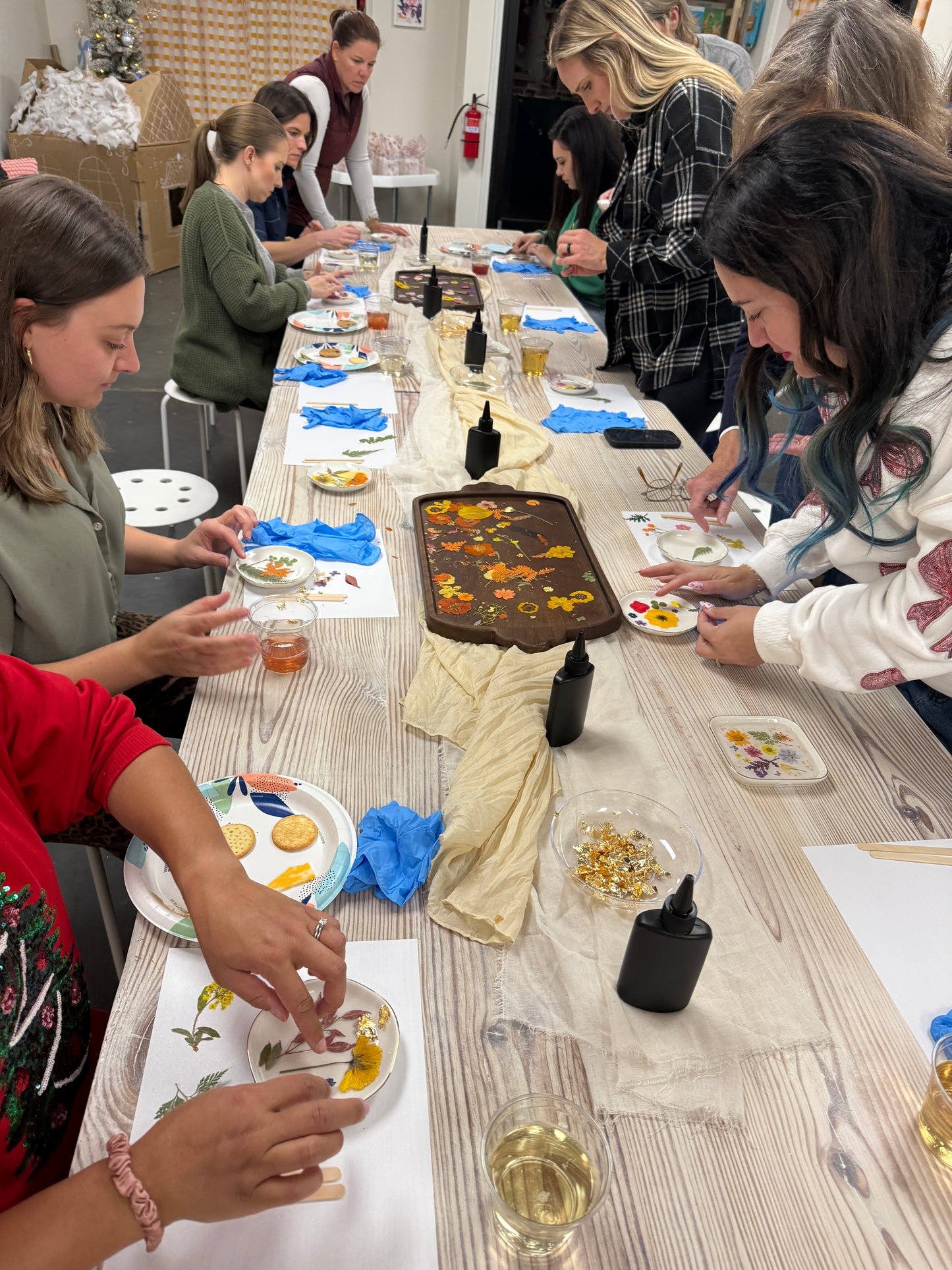 Galentine’s Night Pressed Flower Resin Tray Workshop | Handmade Floral Art Experience